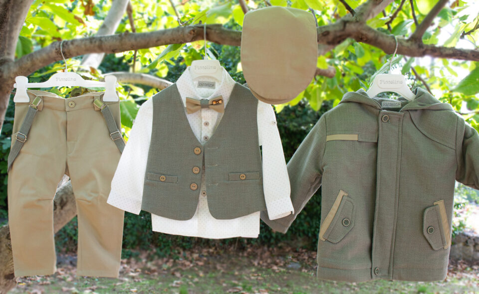 Βαπτιστικό κοστουμι χειμερινό Piccolino Tony-w sahara. Περιέχει μπουφαν παντελονι, ,τραγιασκα πουκαμισο, γιλέκο, τραγιάσκα